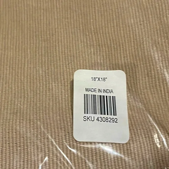 RARE! New Pottery Barn SW Tribal Kilim Pillow Cover, 18” #4 - Picture 4 of 7